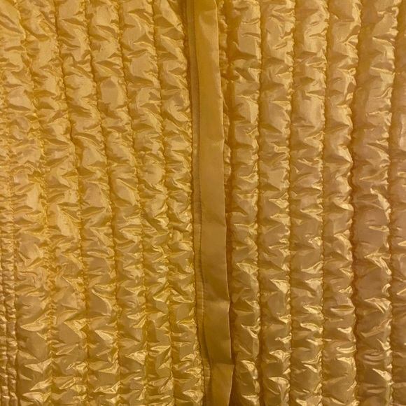 EUC u b u yellow textured jacket. - Picture 4 of 7